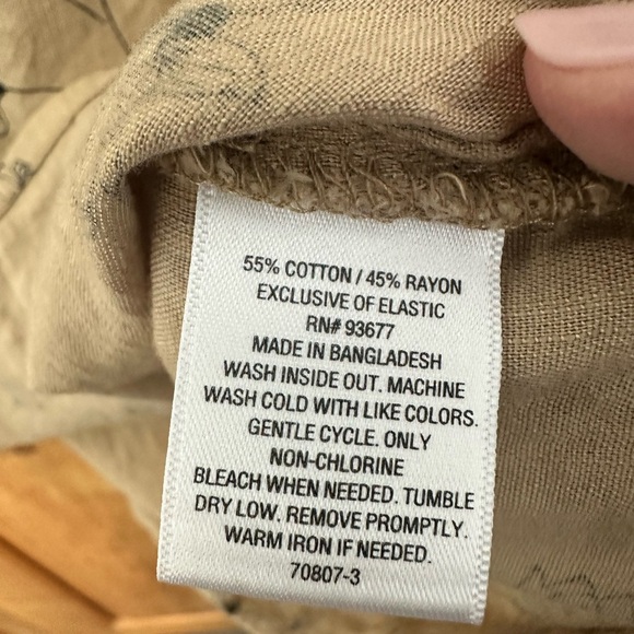 St Johns Bay Floral Peasant-Feel Blouse Size Large Tan/ Black Romantic Feminine - Picture 4 of 8